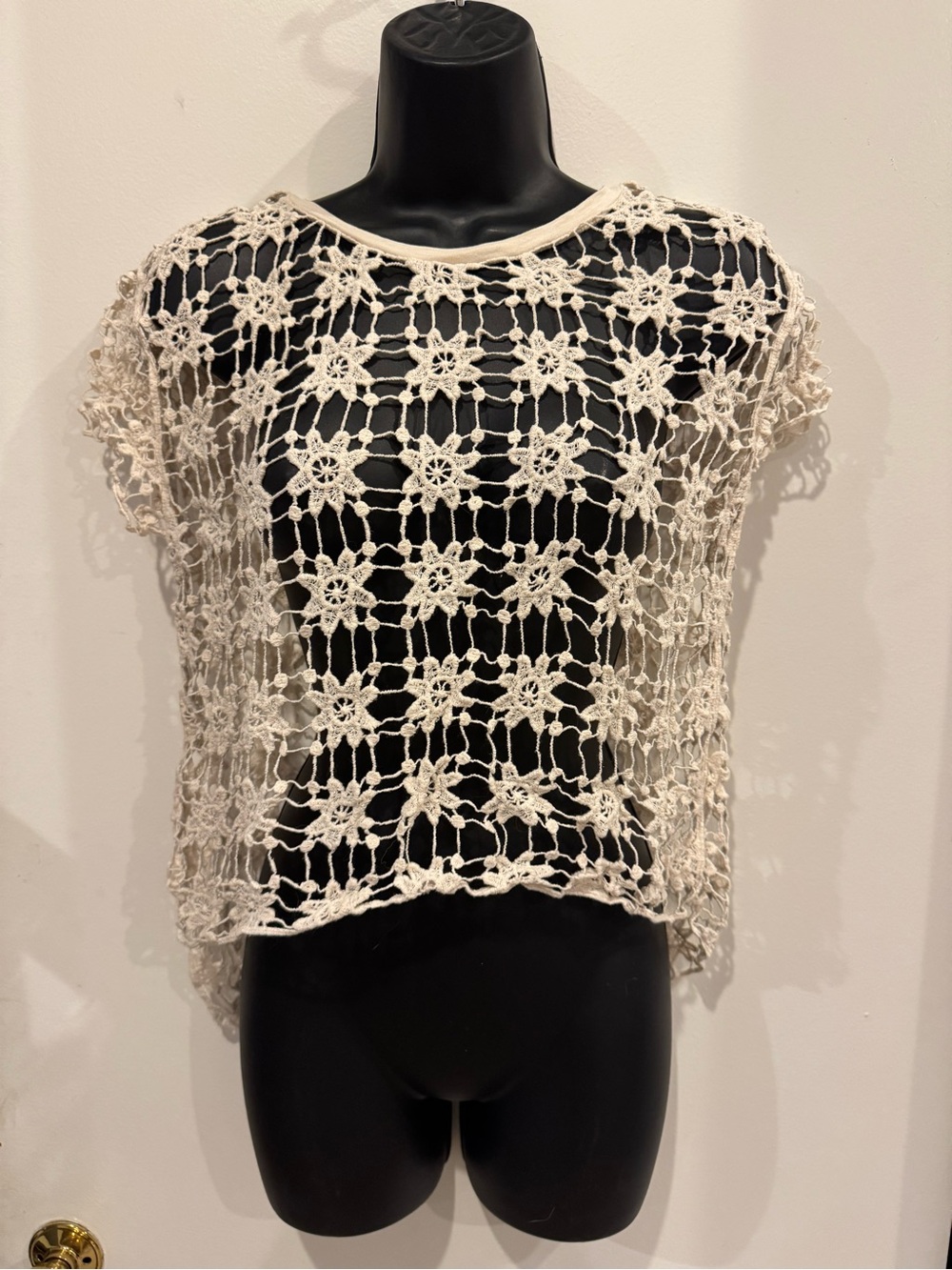 dELiA*s Crochet Floral Open-Knit Crop Top - Cream